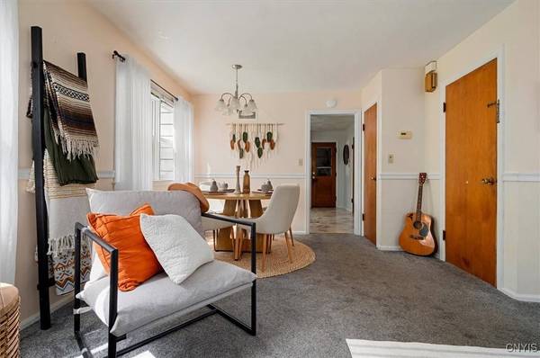 111 Fairway DR, New York Mills, NY 13413