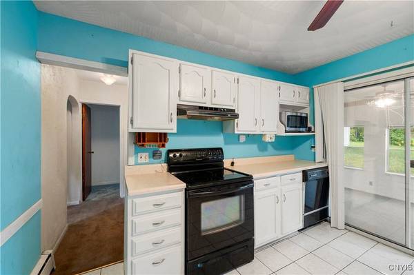 18 Maple ST, New York Mills, NY 13417