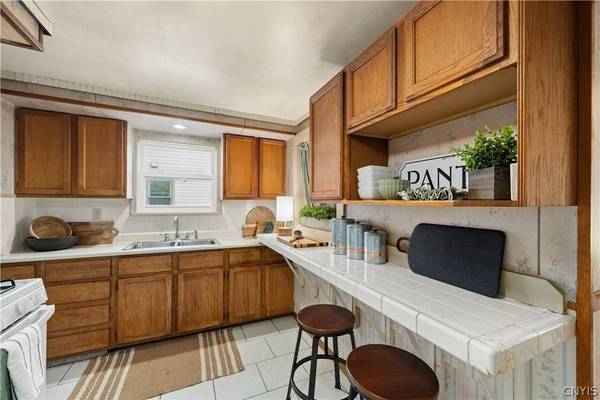 1234 Hilton AVE, Utica, NY 13501