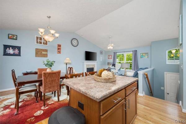 115 Festa Fairway LN, Baldwinsville, NY 13027