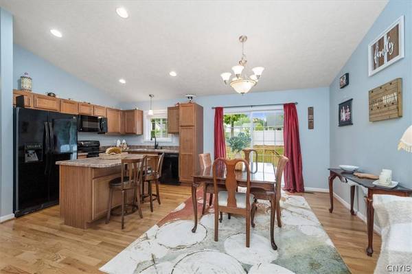 115 Festa Fairway LN, Baldwinsville, NY 13027