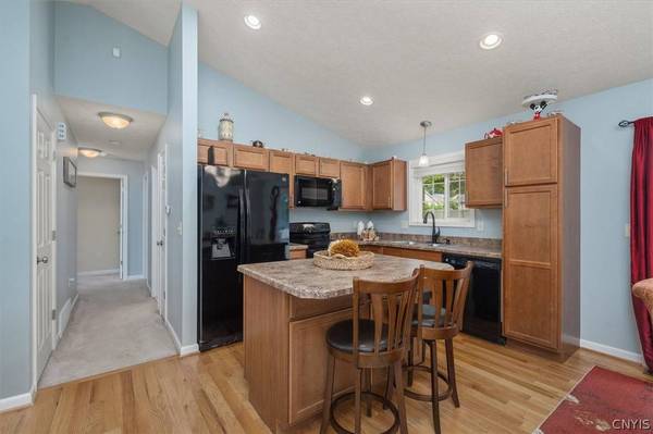 115 Festa Fairway LN, Baldwinsville, NY 13027