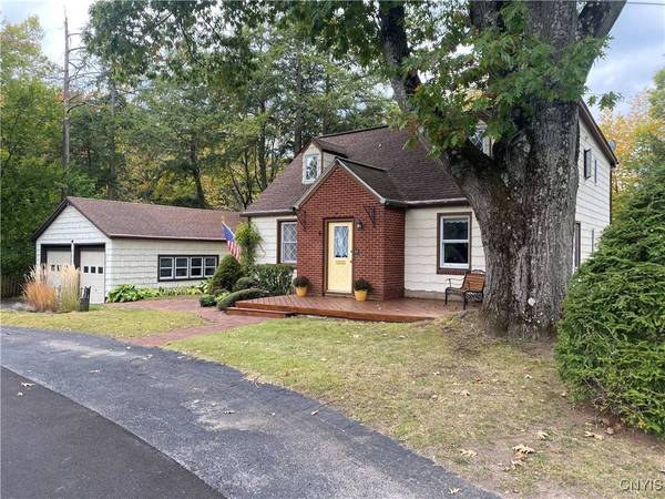 18 Morris CIR, New Hartford, NY 13413