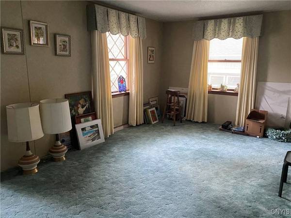 18 Morris CIR, New Hartford, NY 13413