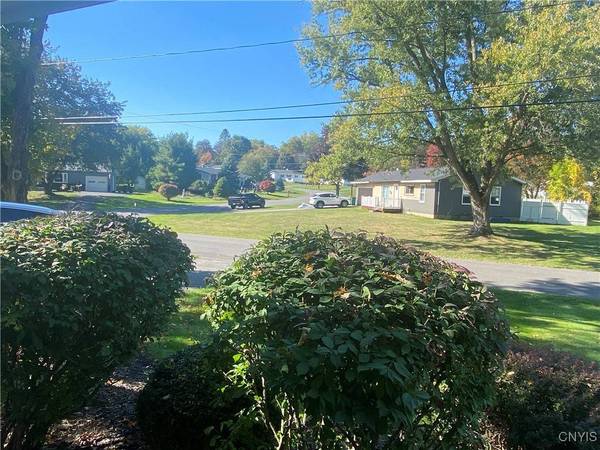 30 Cedarbrook CRES, Whitesboro, NY 13492