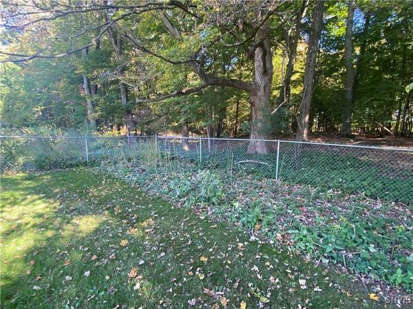 30 Cedarbrook CRES, Whitesboro, NY 13492