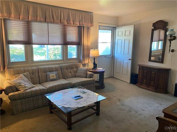 30 Cedarbrook CRES, Whitesboro, NY 13492