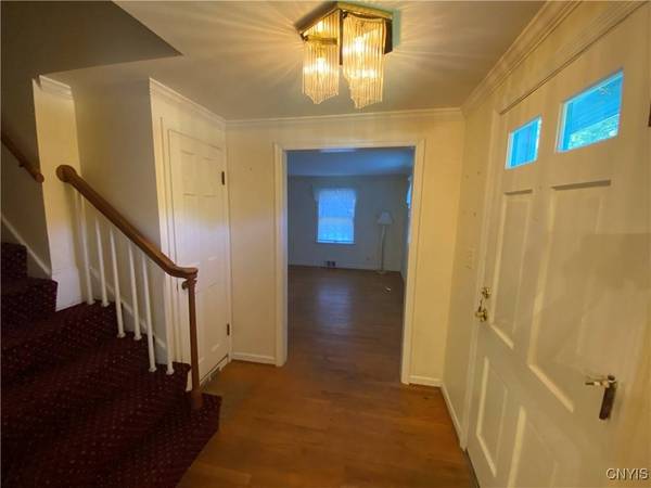 103 Paris RD, New Hartford, NY 13413