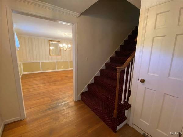 103 Paris RD, New Hartford, NY 13413