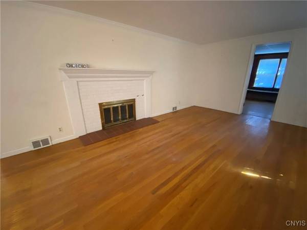 103 Paris RD, New Hartford, NY 13413
