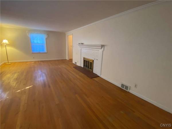 103 Paris RD, New Hartford, NY 13413