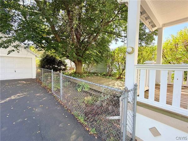 120 Lyon PL, Utica, NY 13502