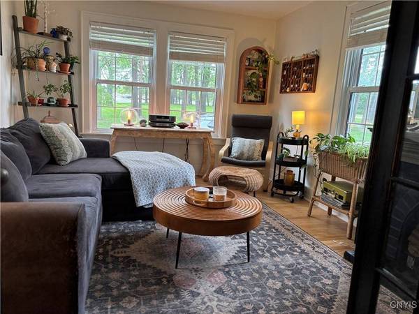 44 Golf AVE, New Hartford, NY 13413