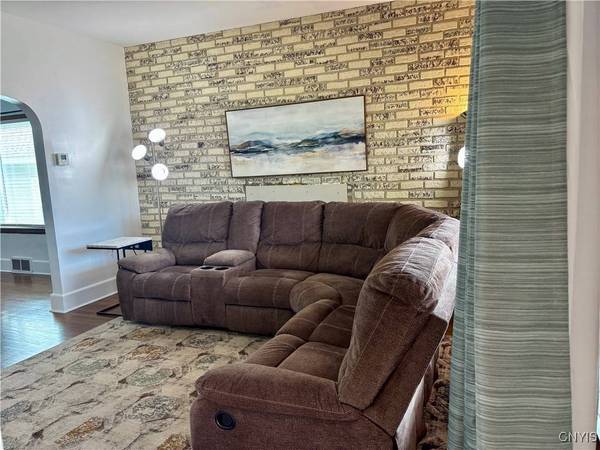 1650 Saint Agnes AVE, Utica, NY 13501