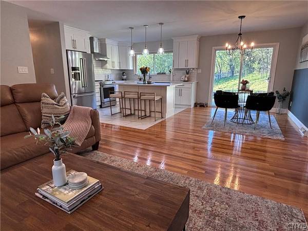 9529 Chapman RD, New Hartford, NY 13413