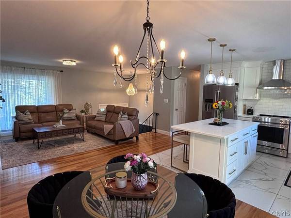9529 Chapman RD, New Hartford, NY 13413
