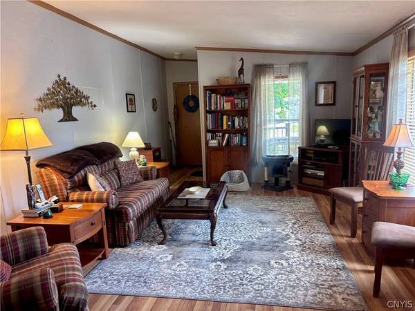 741 Heloon DR, Clinton, NY 13323