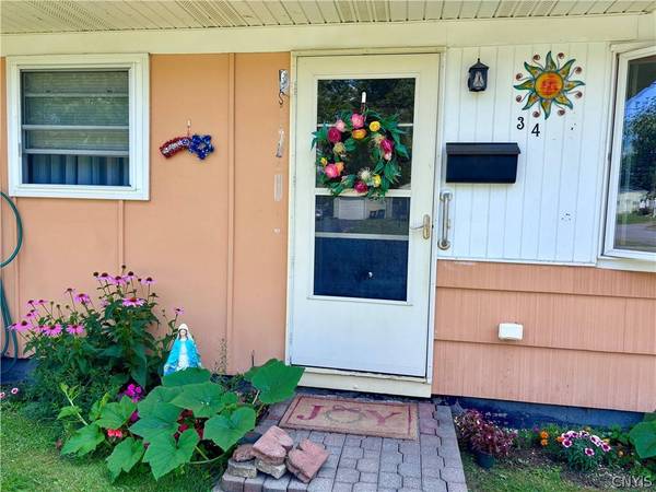 34 Tamarack DR, New Hartford, NY 13413