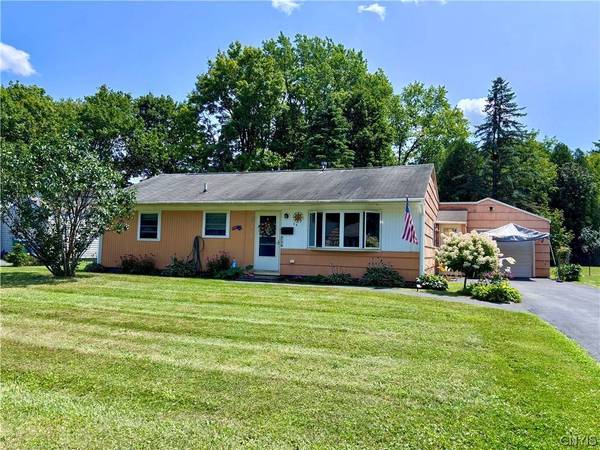 34 Tamarack DR, New Hartford, NY 13413