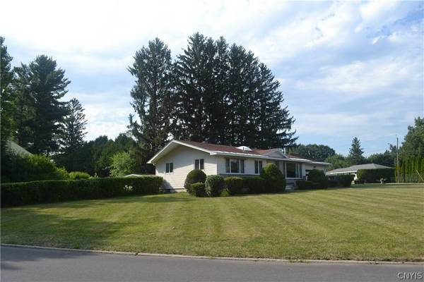 57 Pond LN, Utica, NY 13501