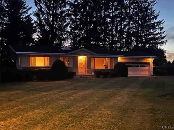 57 Pond LN, Utica, NY 13501