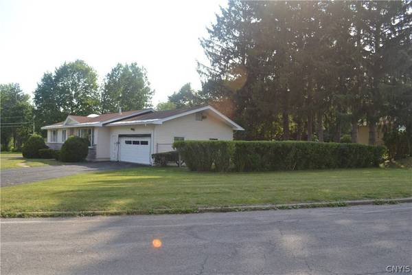57 Pond LN, Utica, NY 13501