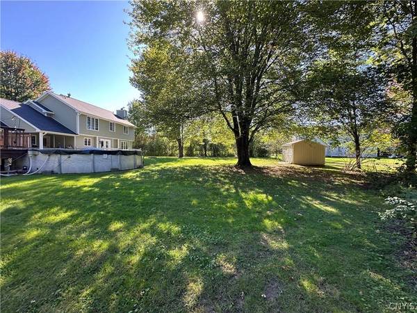 7 Samoset DR, Whitesboro, NY 13492