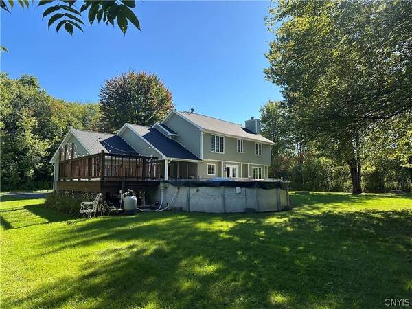 7 Samoset DR, Whitesboro, NY 13492