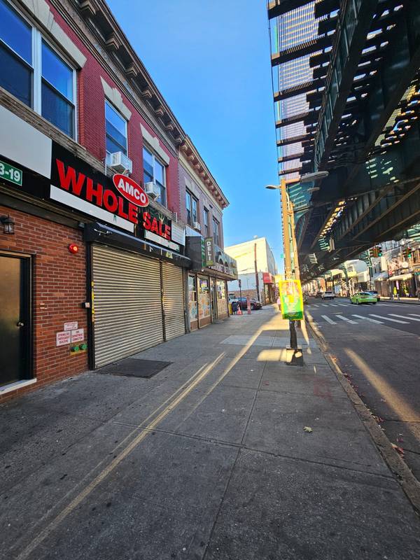 Richmond Hill, NY 11418,113-19 Jamaica Ave