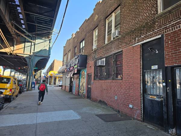 Ozone Park, NY 11417,87-16 Liberty Ave