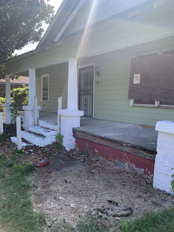 3043 SAX RD, Memphis, TN 38109