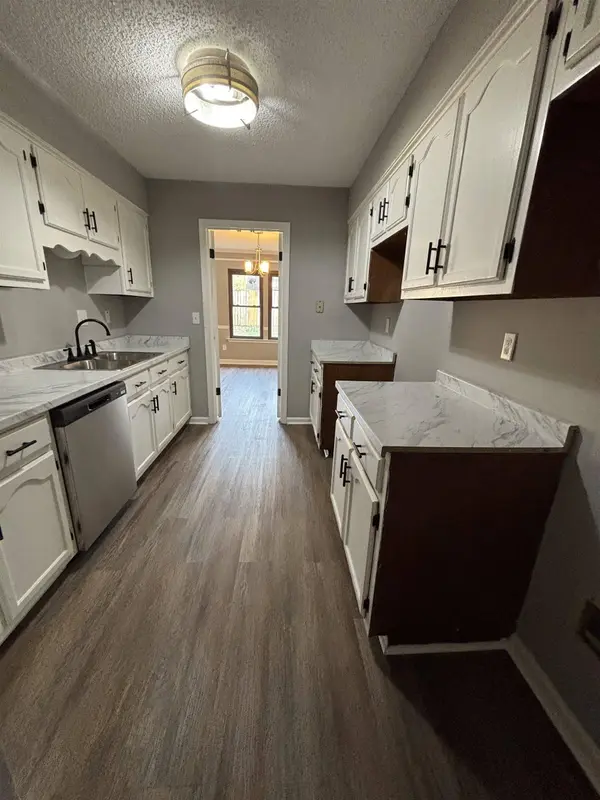 5865 JARDIN PL, Memphis, TN 38141