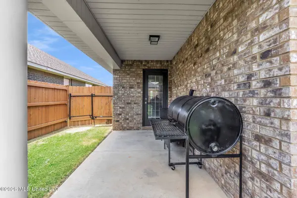 8898 Kathryn Grace Drive, Southaven, MS 38671