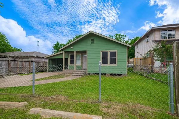 1210 Avenue E, Rosenberg, TX 77471