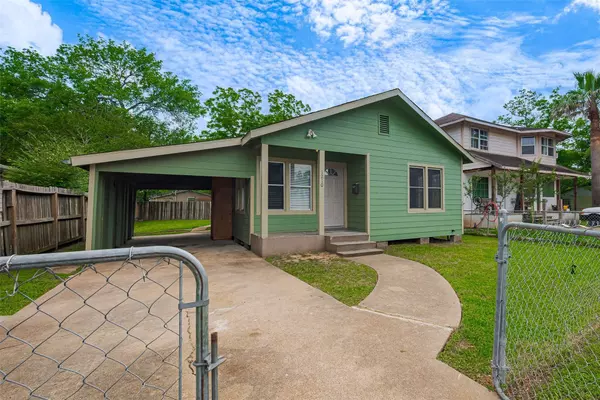 1210 Avenue E, Rosenberg, TX 77471