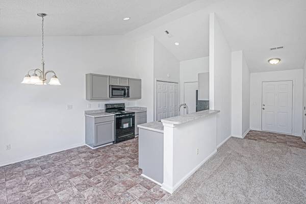 5042 Thornton Dr, Summerville, SC 29485