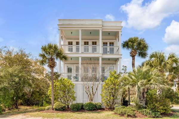 904 Middle St, Sullivans Island, SC 29482