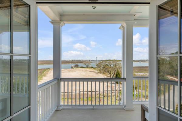 904 Middle St, Sullivans Island, SC 29482