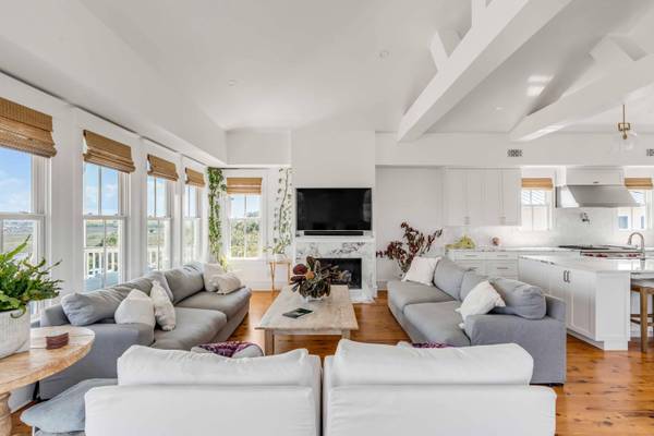 904 Middle St, Sullivans Island, SC 29482