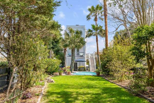 904 Middle St, Sullivans Island, SC 29482