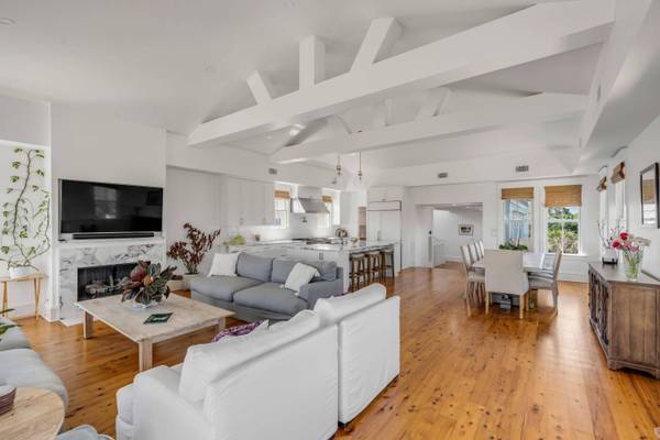 904 Middle St, Sullivans Island, SC 29482