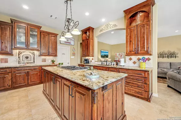 9014 WOODLAND PASS, Boerne, TX 78006-6548