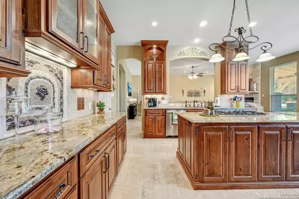 9014 WOODLAND PASS, Boerne, TX 78006-6548