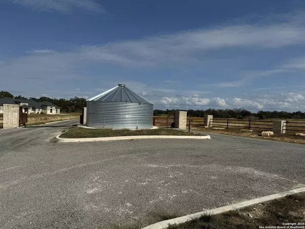 650 Windmill Ridge, Blanco, TX 78606