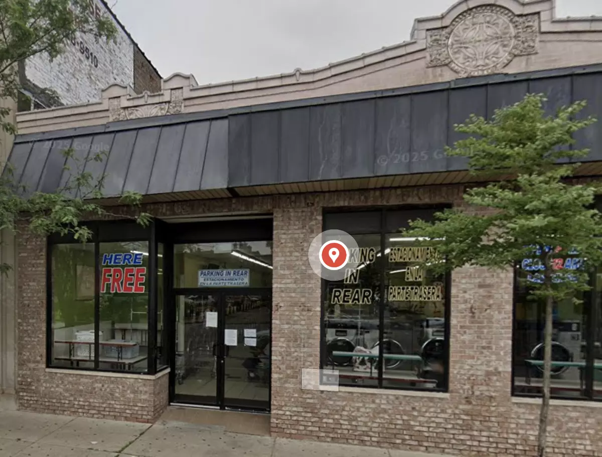 Chicago, IL 60639,4221 W North Ave