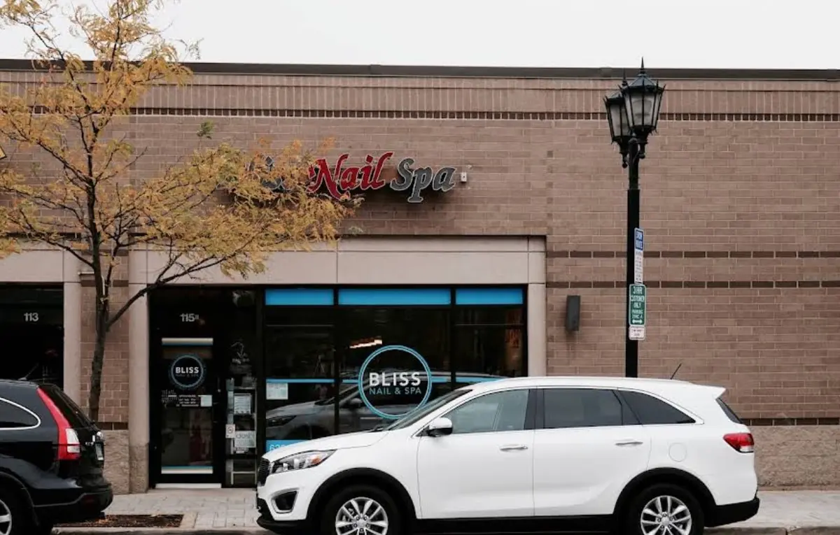 115 E Schiller St, Elmhurst, IL 60126-2803