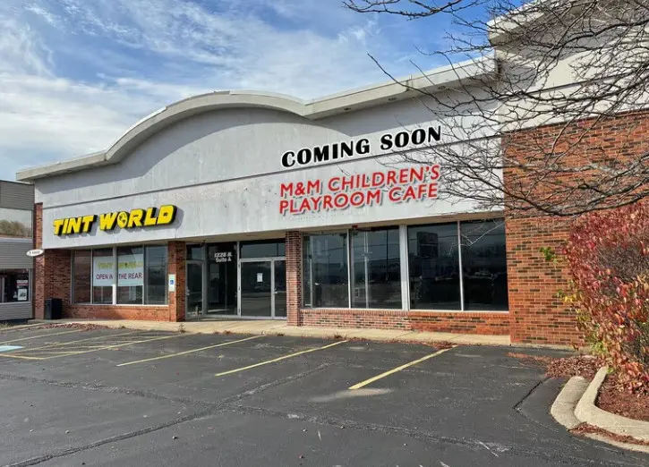 1228 N Roselle Rd, Schaumburg, IL 60195-5166