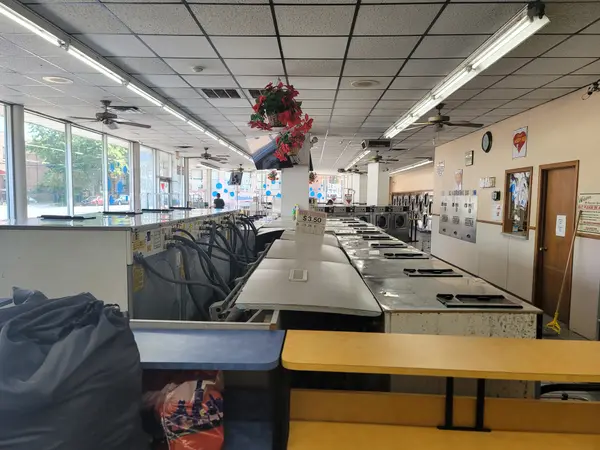 3800 S Campbell Ave, Chicago, IL 60632-1034