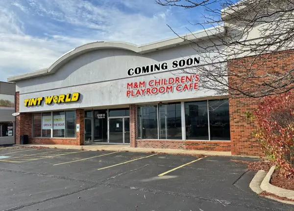 1228 N Roselle Rd, Schaumburg, IL 60195-5166