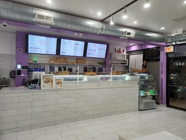 5437 N Lincoln Ave, Chicago, IL 60625-2222